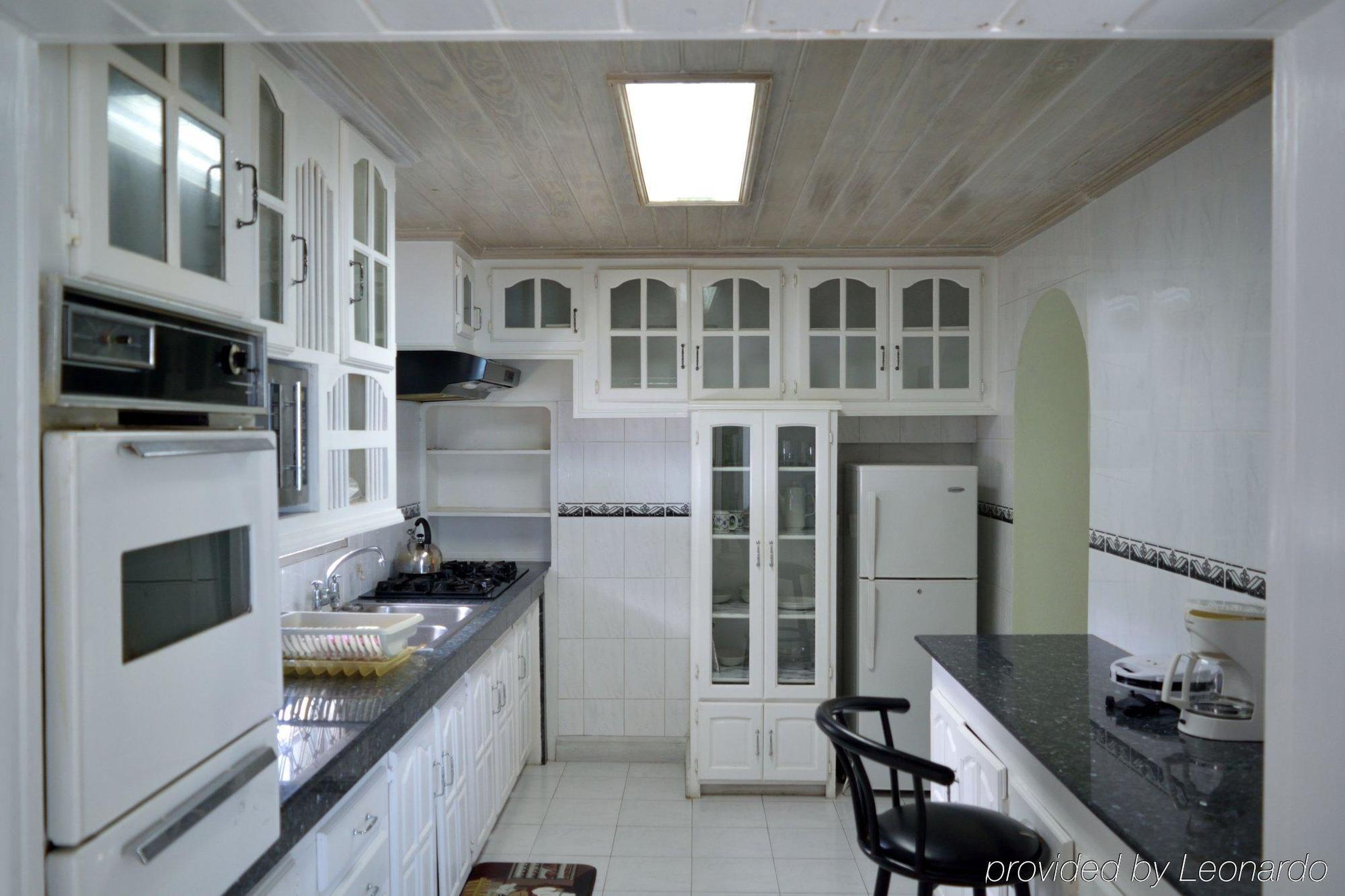 Chateau Blanc Apartments On Sea Christ Church Esterno foto