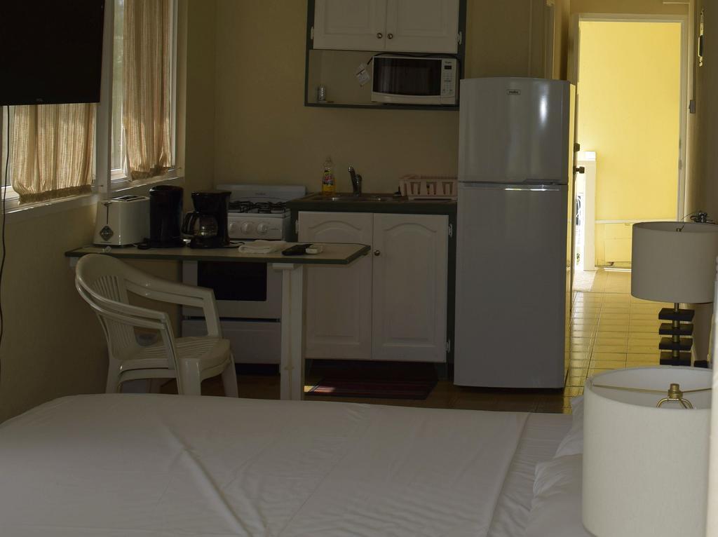 Chateau Blanc Apartments On Sea Christ Church Esterno foto