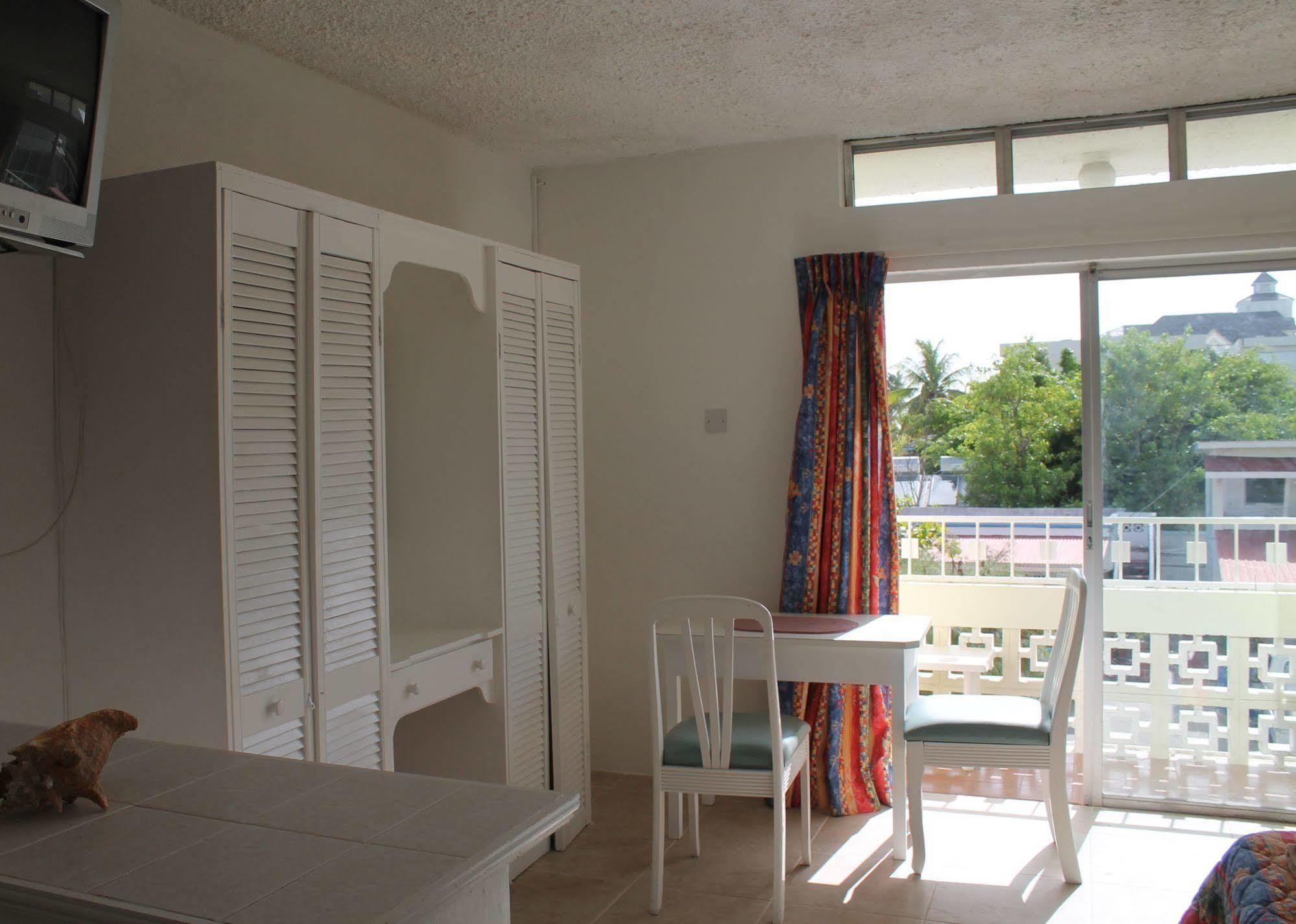 Chateau Blanc Apartments On Sea Christ Church Esterno foto