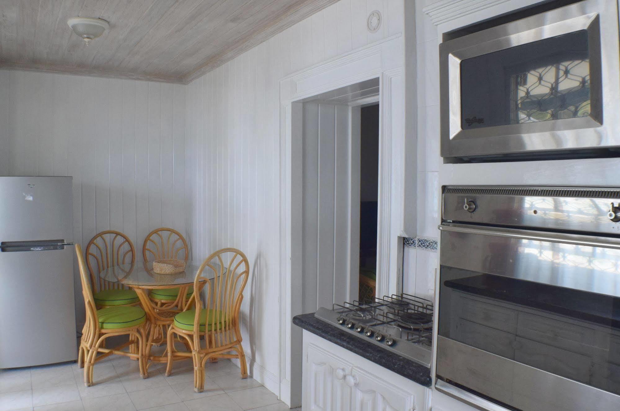 Chateau Blanc Apartments On Sea Christ Church Esterno foto